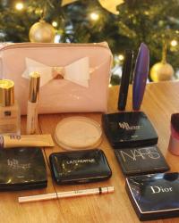 Beauty Tuesday: What's In My Makeup Bag!
