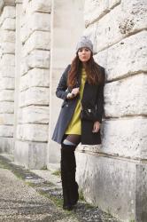 Parigine Calzedonia e stivali sopra il ginocchio per un look da giorno