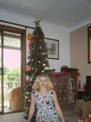 Christmas Day and a Christmas Cat Dress!