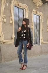 Boyfriend jeans + red heels.