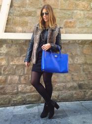 Un protagonista, el bolso azul