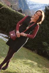 RESTYLING PART 2 - BLACK DRESS MEETS BURGUNDY