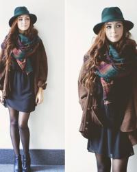 Blanket // Green Wide Brimmed Hat, Blanket Scarf