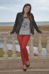 Look of the day: Red jeans
