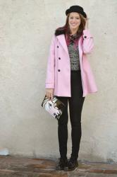 Outfit of the day: Cappotto rosa e bombetta