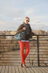 Orange pants and stripes skarf for preppy look