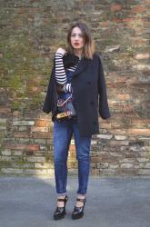 Salopette jeans per secondo giorno di Fashion Week