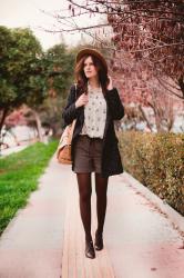 OWL BLOUSE AND OVERSIZE BROWN COAT
