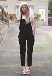 DUNGAREES & PINK ACCESSORIES