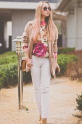 Smart casual: rose sweatshirt