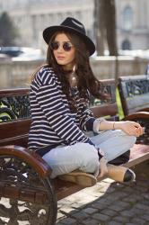 Round sunnies and stripes