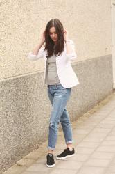 Blazer, Boyfriend Jeans, Puma Sneakers