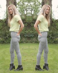 FLUFFY JUMPER & CHECKED JEANS
