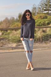 NAVY KNIT