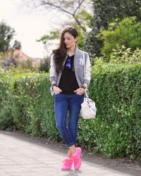 ...Fluor Mustang Sneakers...