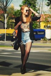 jeans shorts + black jacket.