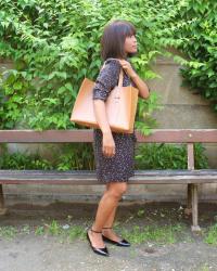  DRESS AND CAMEL BAG