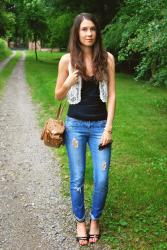 crochet vest and ripped jeans