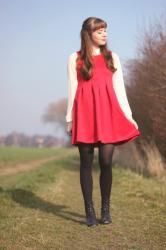 Red sleeveless dress