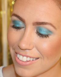 Makeup Monday: Bright Blue + BA STAR Giveaway