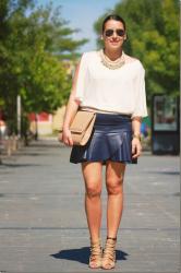 NAVY CHIC