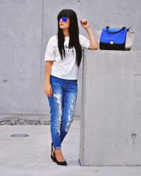 T-shirt Céline Paris and boyfriend jeans