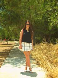 Squared skirt in black and white