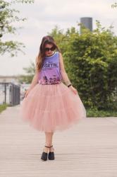 Like Carrie Bradshaw – Elodie in Paris