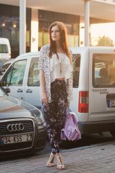 RELAX OUTFIT: KIMONO & FLORAL WIDE PANTS