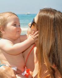 Aeneas - Camilla's first day at the beach 