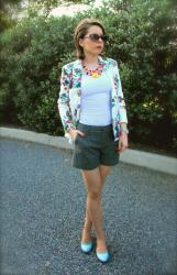 Laid Back - Floral Blazer & Shorts