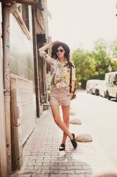 SAFARI OUTFIT: FLORAL BLOUSE AND TAN SHORTS