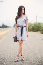 How to Wear a Tunic Dress for a Summer Evening