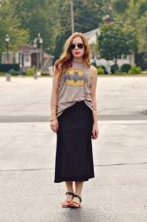 Casual Mom Outfit | Graphic Tee & a Midi Skirt