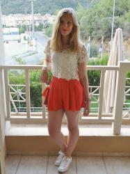 Vakantie Outfit #1 - Crochet & Flowy Shorts