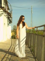 Total white, long perfect dress