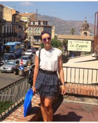 OOTD ♥ Gonna a pois e top bianco per le strade colorate di Taormina