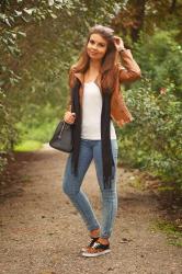 SIMPLE PLAN: CAMEL JACKET & JEANS & LEOPARD SHOES