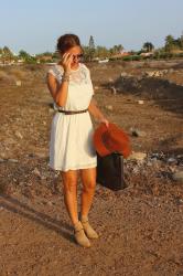 LACE IN THE SUN / VESTIDO DE ENCAJE