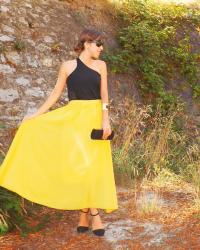 3 LOOKS WITH A YELLOW SKIRT