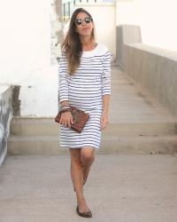 PREGNANCY STYLE: NAVY DRESSES...