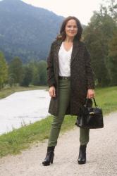 AUTUMN LOOK WITH LEO PRINTS