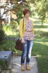 Cute Outfit of the Day: Yellow and Florals for Fall