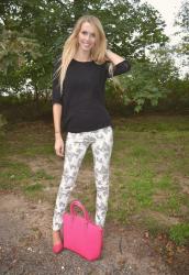 Outfit: Floral pants