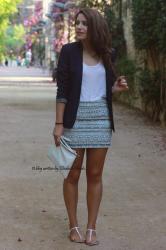 Falda + Blazer = look con gama de azules.