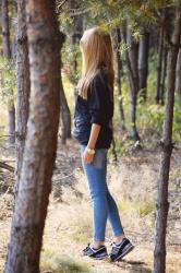 long sleeve + black sneakers.