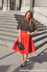 RED MIDI SKIRT