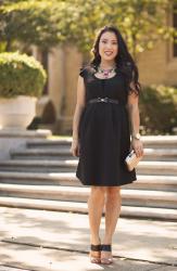Holiday Maternity LBD // Accessoring Tips