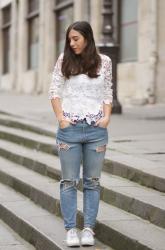 Blue Jeans - White (Lace) Shirt