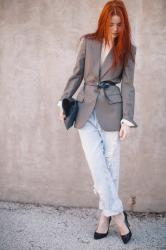 LEVI’S + BELTED BLAZER